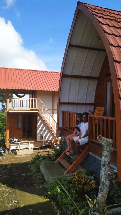 Family Rinjani Bungalow Sajang Экстерьер фото