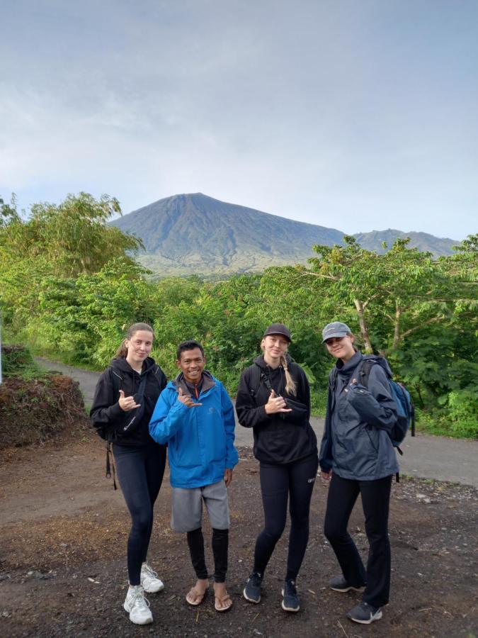 Family Rinjani Bungalow Sajang Экстерьер фото