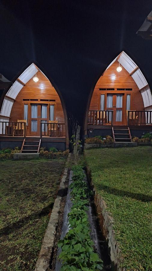 Family Rinjani Bungalow Sajang Экстерьер фото