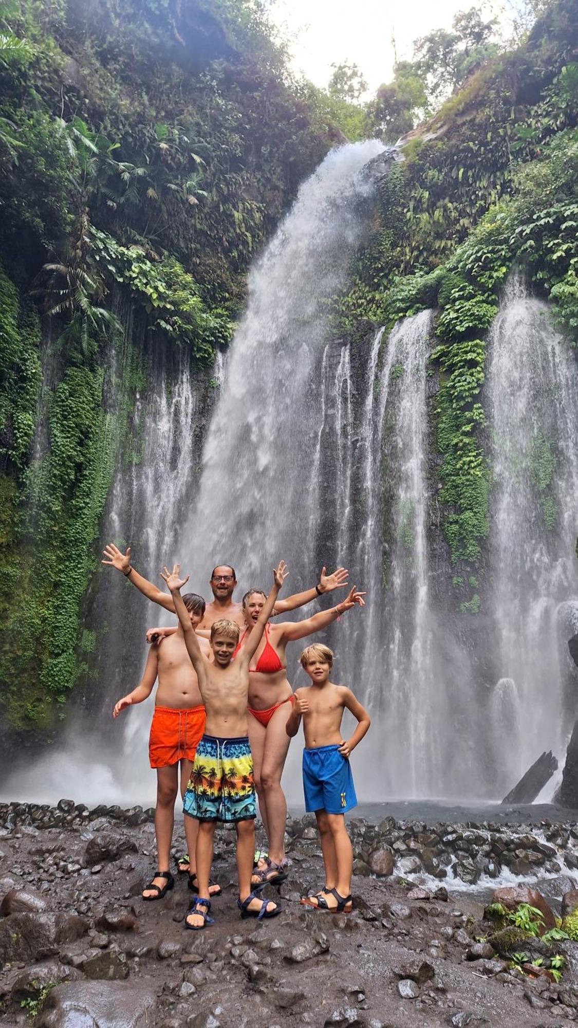 Family Rinjani Bungalow Sajang Экстерьер фото